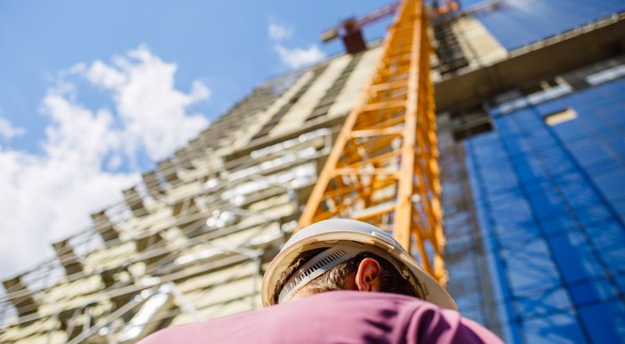 Применение электрооборудования и пластиковых труб в современном строительстве больниц